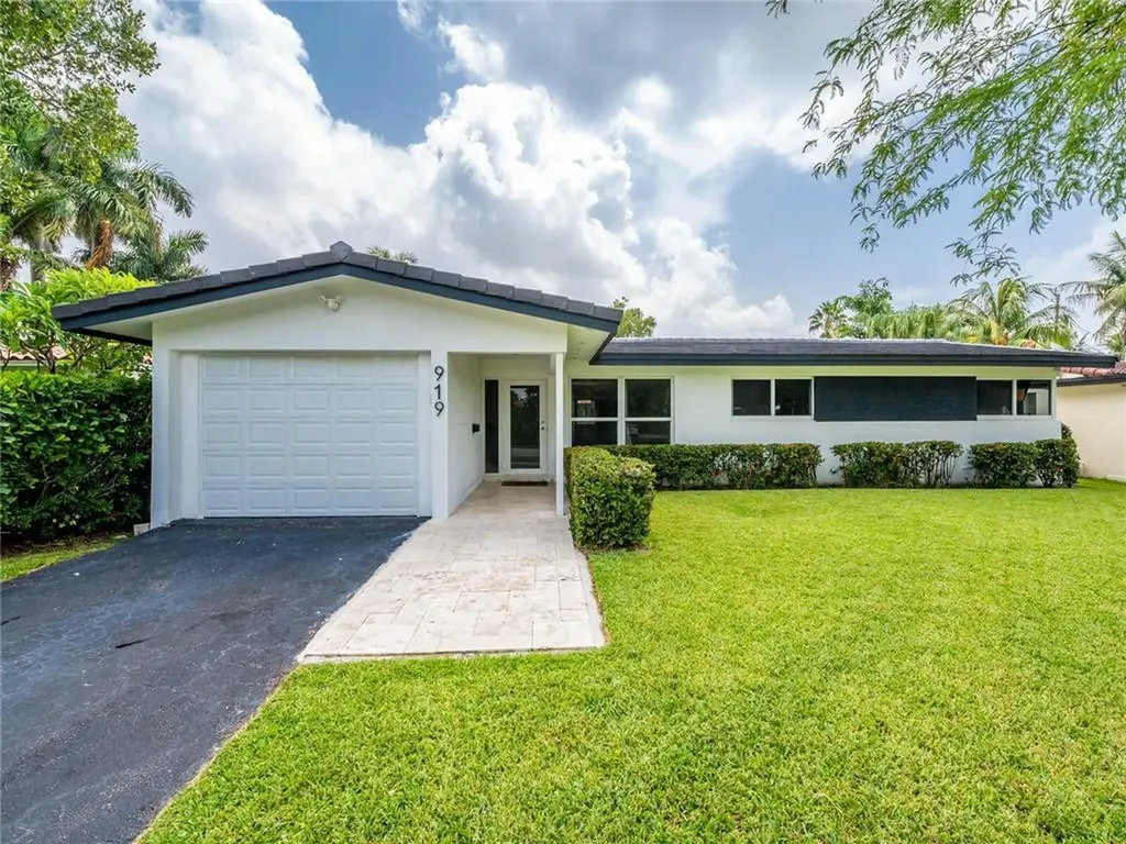 919 S 13th Avenue Hollywood FL 33019