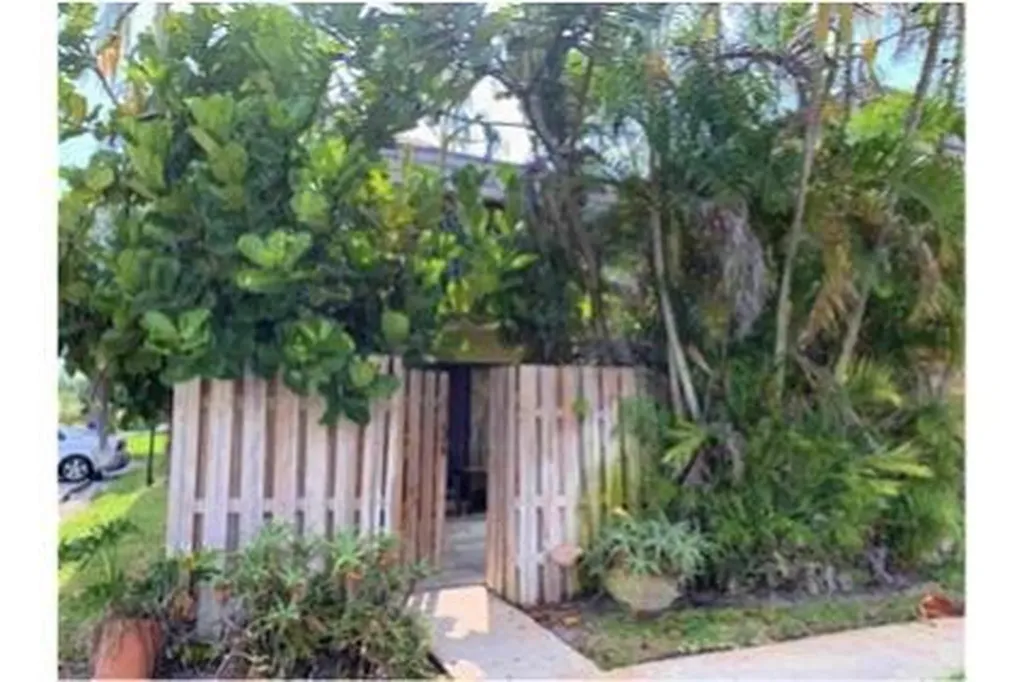 220 Lake Arbor Drive Palm Springs FL 33461