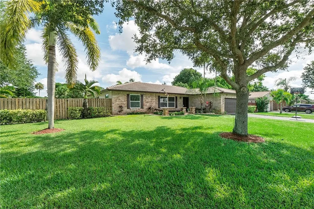 1393 NW 100th Avenue Coral Springs FL 33071
