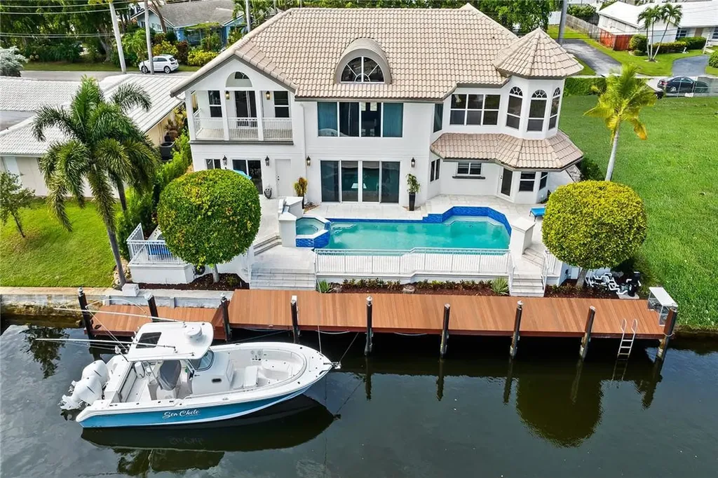 4130 NE 23rd Avenue Lighthouse Point FL 33064
