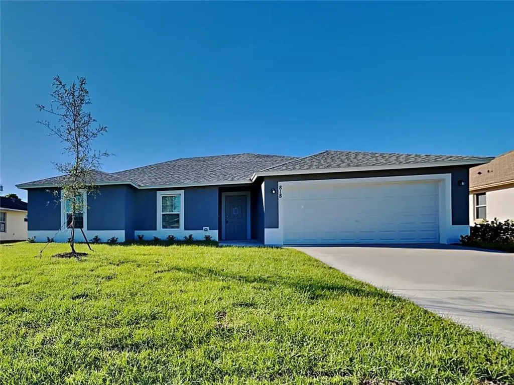 818 SW Mccracken Avenue Port St Lucie FL 34953