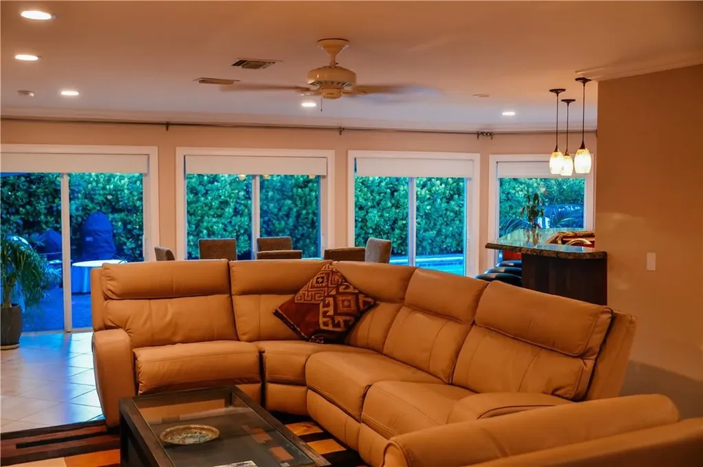 5051 NE 24th Avenue Lighthouse Point FL 33064