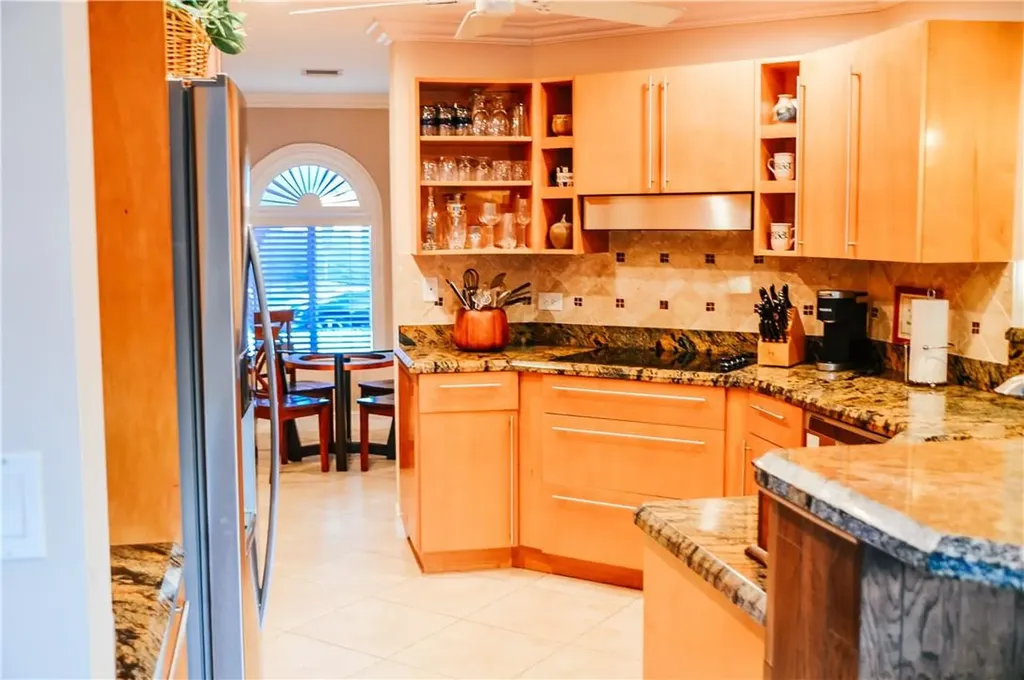 5051 NE 24th Avenue Lighthouse Point FL 33064