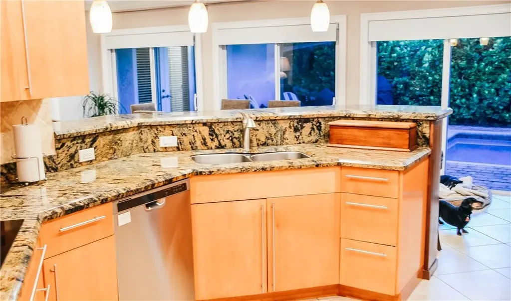 5051 NE 24th Avenue Lighthouse Point FL 33064