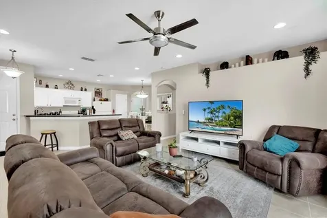 547 Madina Davenport FL 33837