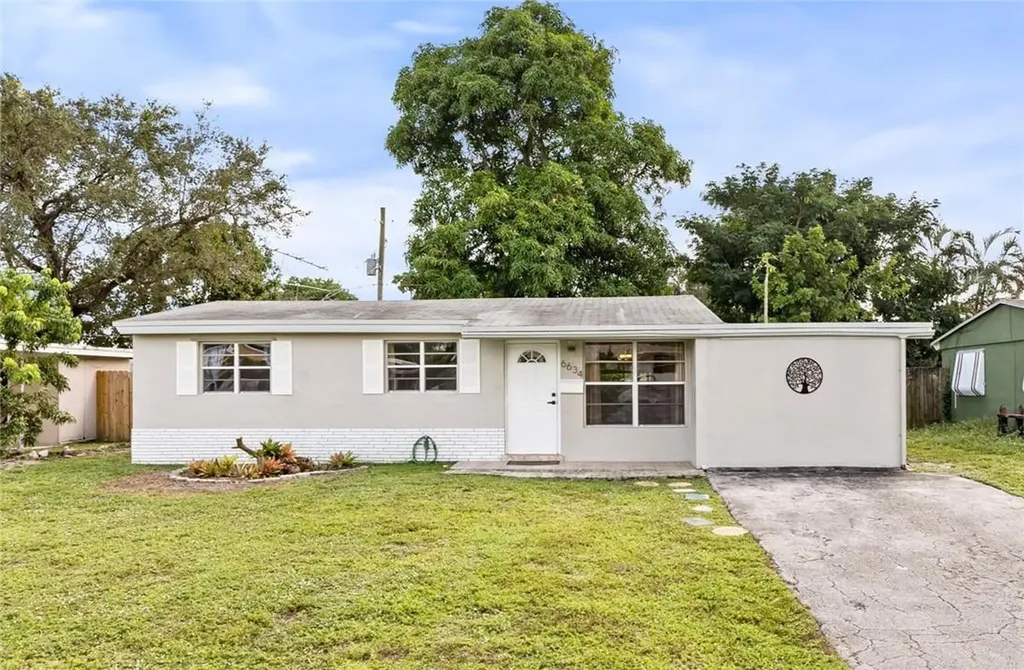 6634 Raleigh Street Hollywood FL 33024