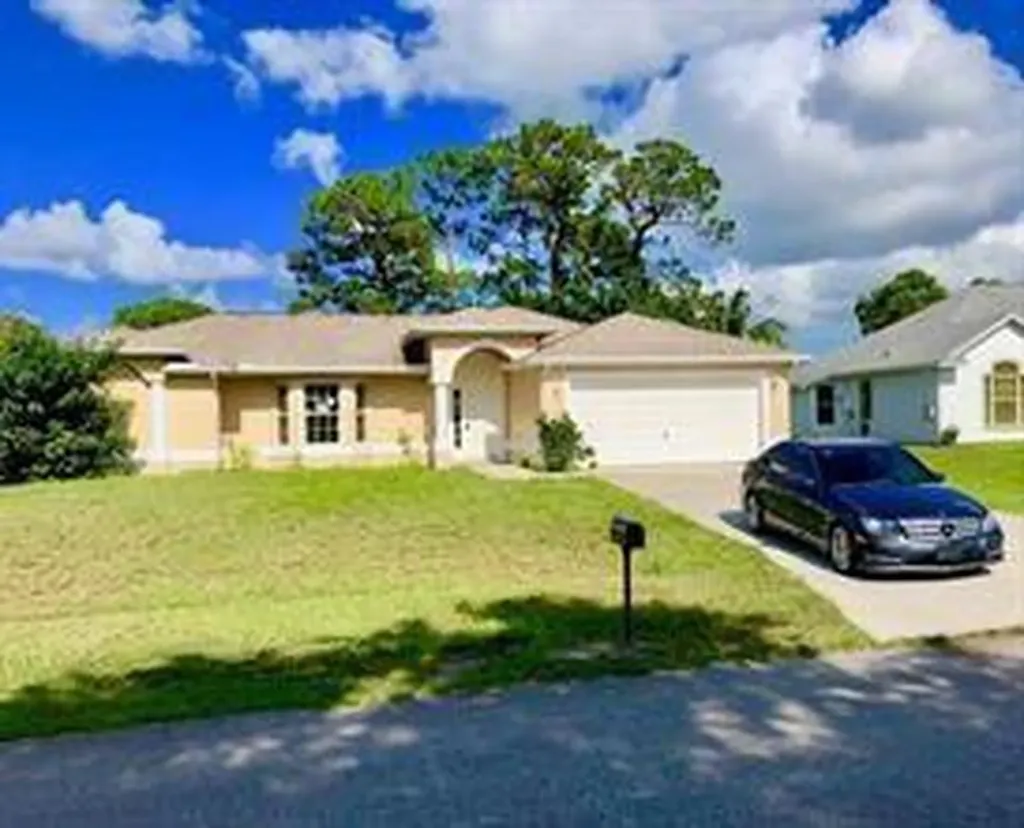673 SW Homeland Road Port St Lucie FL 34953