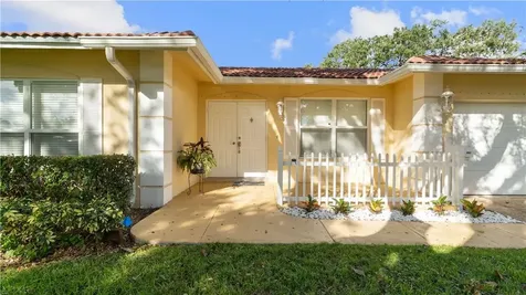 941 SW 69th Avenue Plantation FL 33317