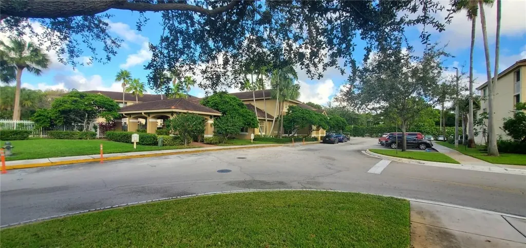 Hollywood FL 33021
