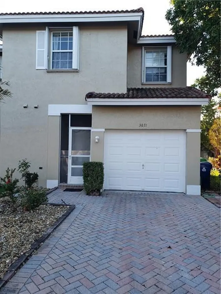 3871 NW 90th Way Sunrise FL 33351
