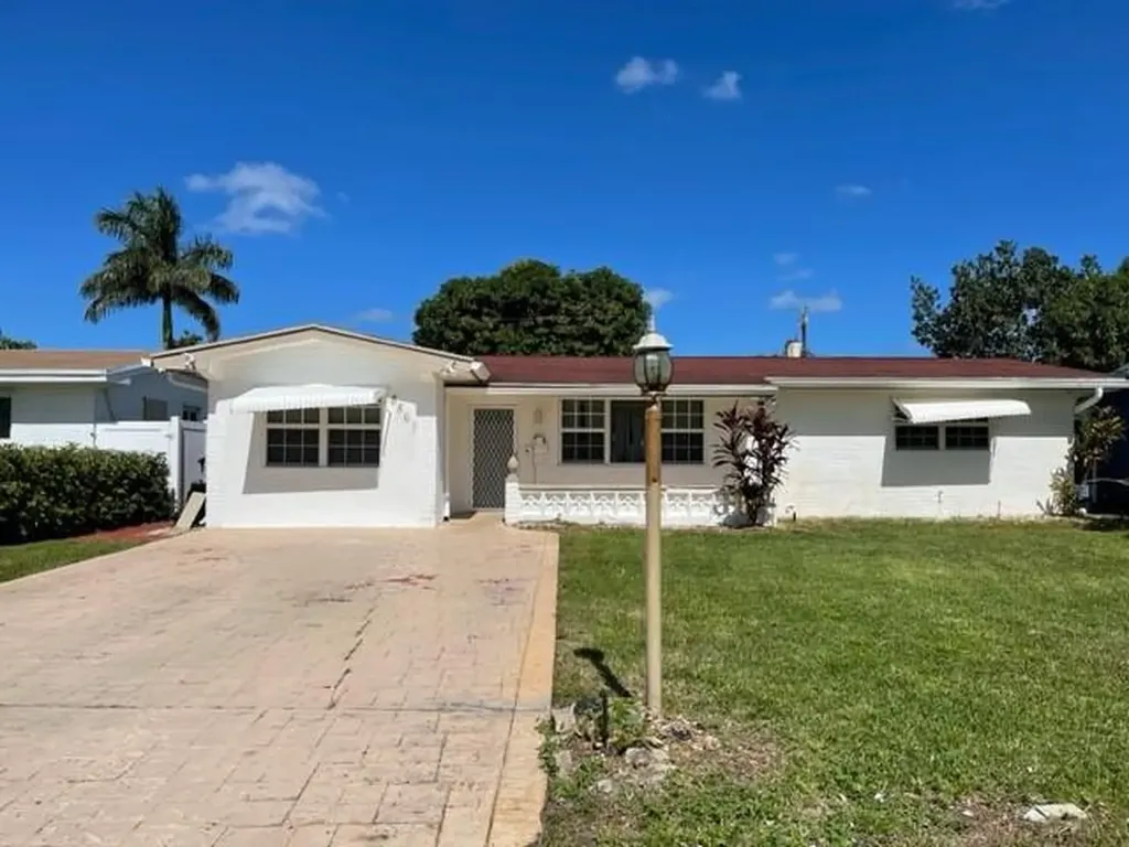 8861 NW 11th Street Pembroke Pines FL 33024