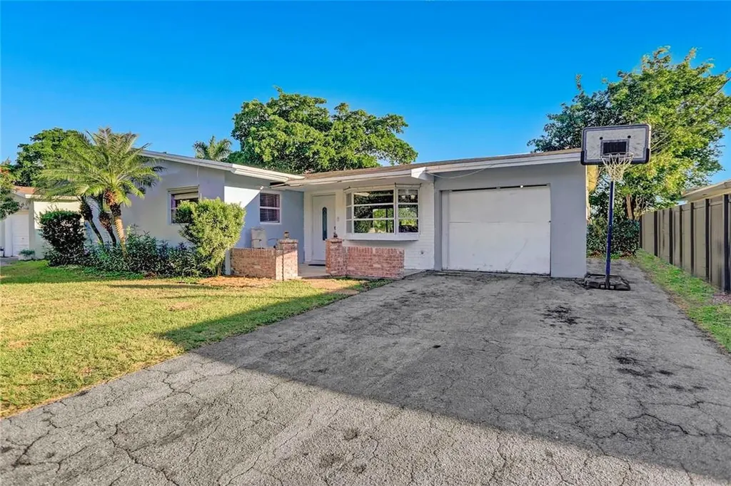 5530 SW 54th Street Davie FL 33314