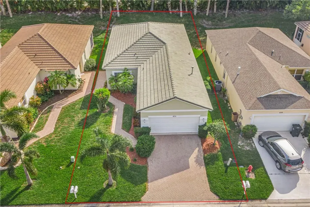 832 SW Rocky Bayou Terrace Port St Lucie FL 34986