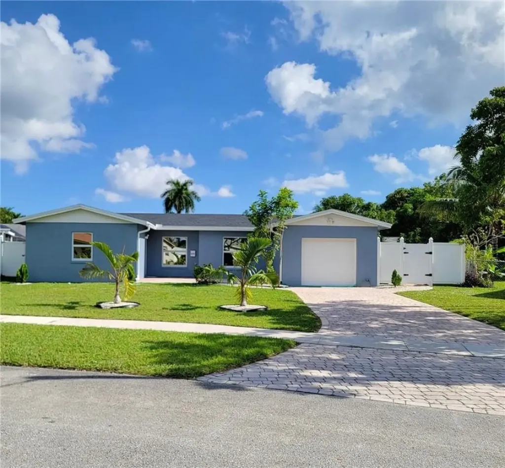 1240 Stardust North Lauderdale FL 33068
