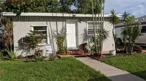 5615 SW 40th Street West Park FL 33023