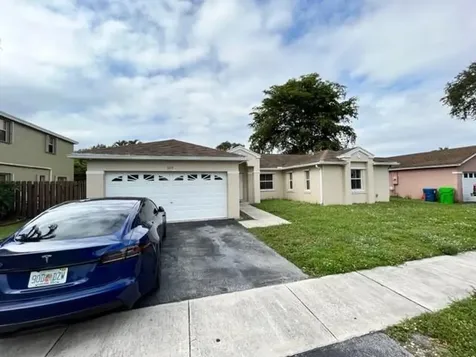 5215 NW 96th Avenue Sunrise FL 33351