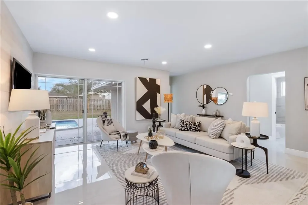 5251 SW 4th Street Plantation FL 33317