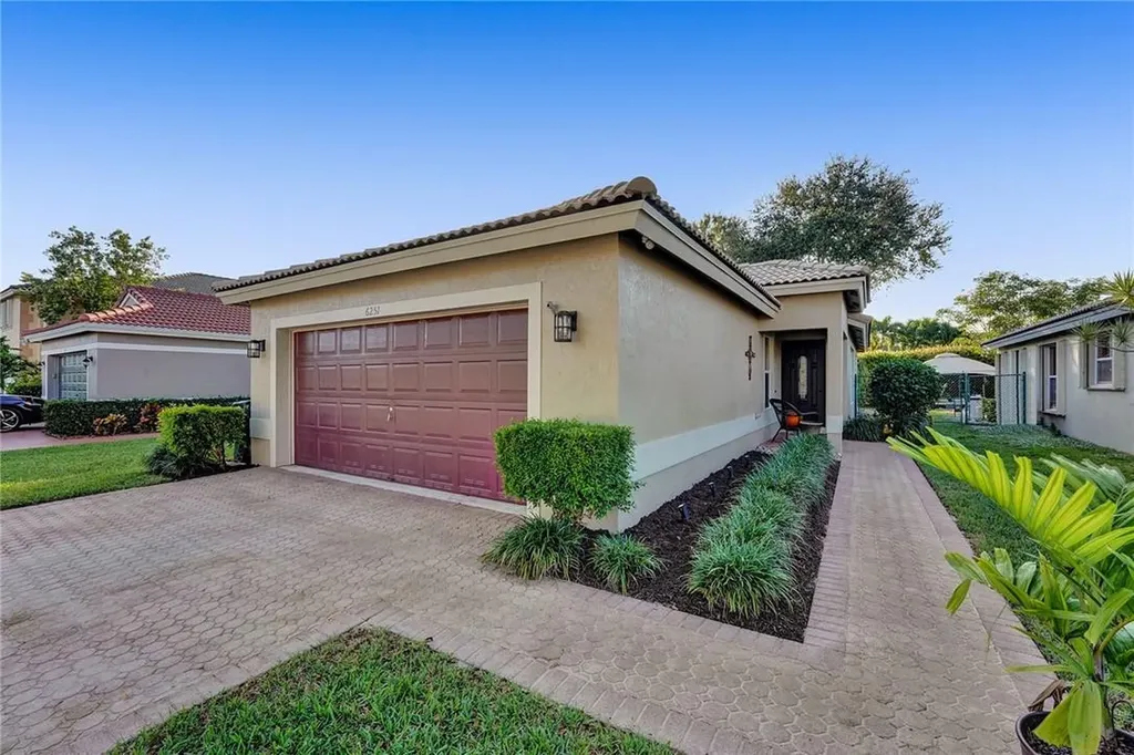 6251 NW 41st Way Coconut Creek FL 33073
