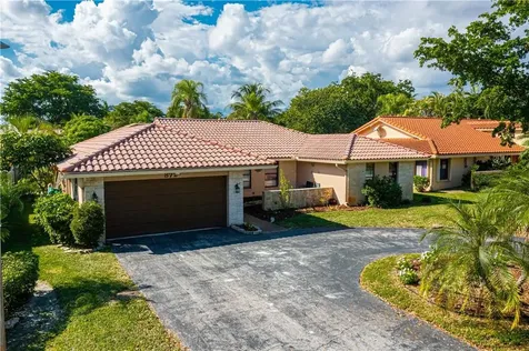 872 NW 108th Lane Coral Springs FL 33071
