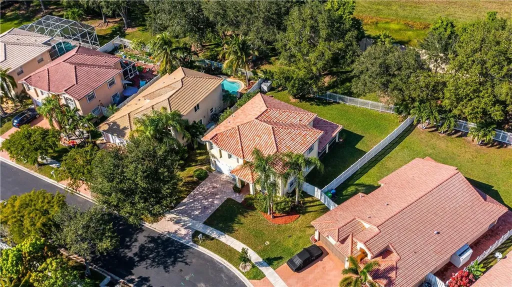 2449 NW 139th Avenue Sunrise FL 33323