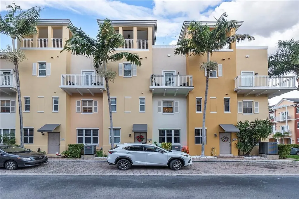 2330 Vintage Drive Lighthouse Point FL 33064