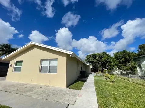 2927 NW 6th Court Pompano Beach FL 33069