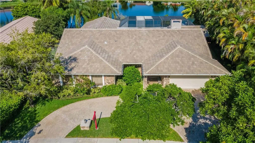 2201 NE 212th Street Miami FL 33180