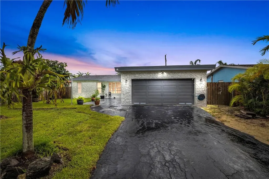 11631 NW 29th Place Sunrise FL 33323
