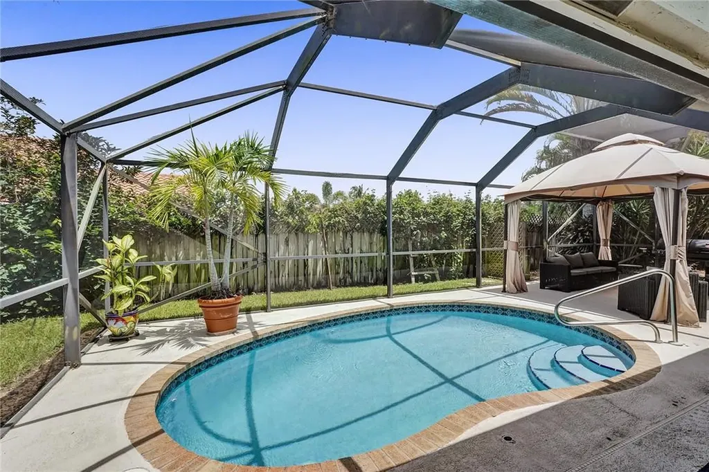 27 Dogwood Circle Boynton Beach FL 33436
