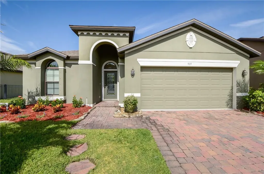 919 Fiddleleaf Circle Melbourne FL 32904