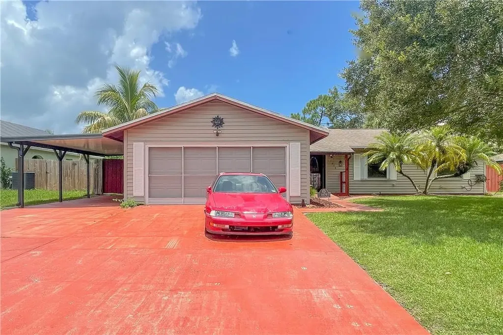 1079 SE Lansdowne Avenue Port St Lucie FL 34983