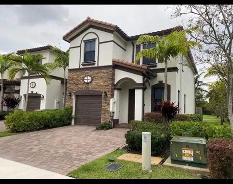 4985 Kobus Terrace Davie FL 33314