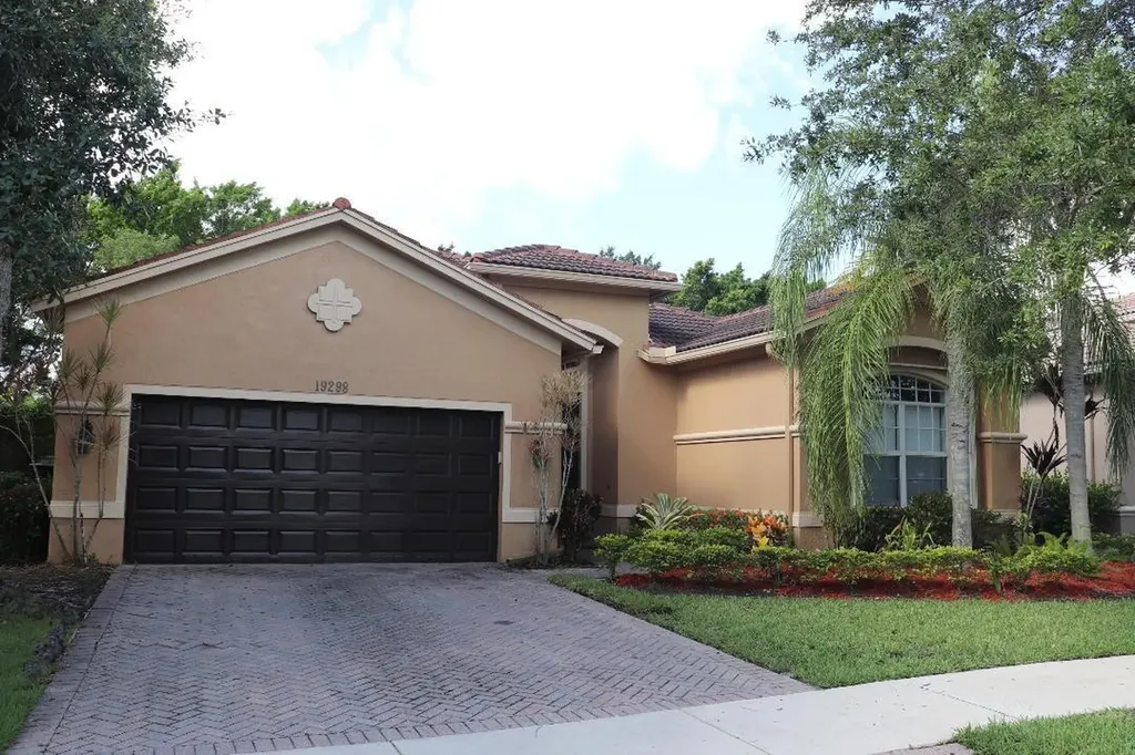 19298 Seneca Avenue Weston FL 33332