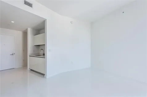 851 NE 1st Avenue Miami FL 33132