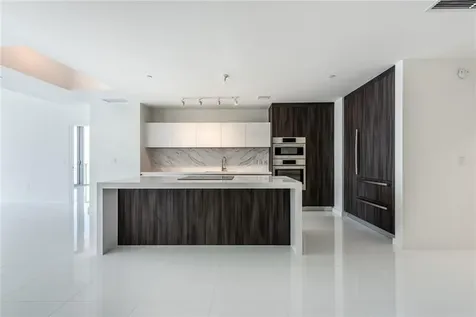 851 NE 1st Avenue Miami FL 33132