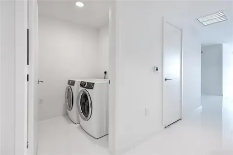 851 NE 1st Avenue Miami FL 33132