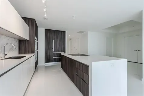 851 NE 1st Avenue Miami FL 33132