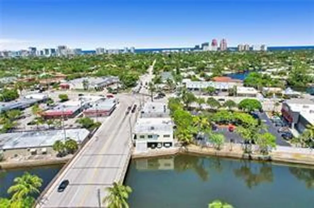 2206 NE 26th Street Wilton Manors FL 33305