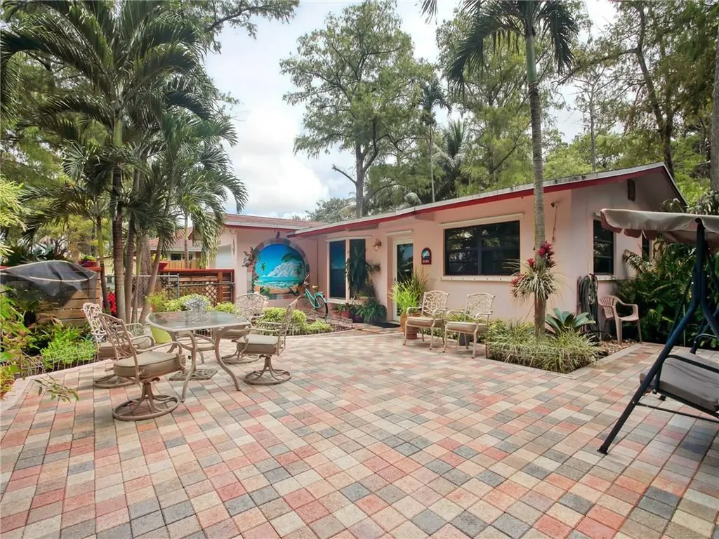 4310 NW 20th Avenue Oakland Park FL 33309