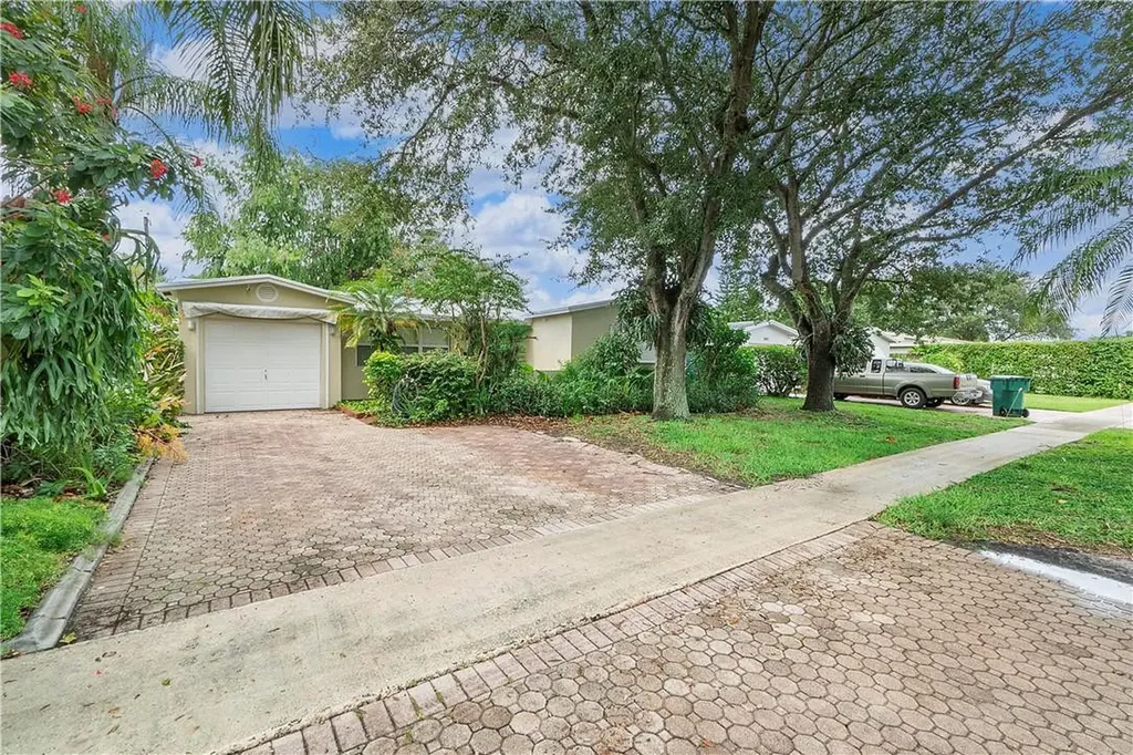 9421 SW 51st Place Cooper City FL 33328