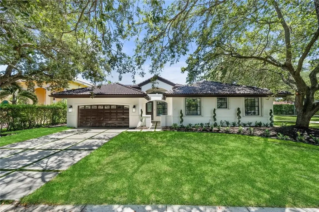 8255 NW 161st Terrace Miami Lakes FL 33016