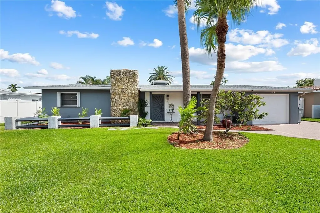 310 SE 9th Street Pompano Beach FL 33060