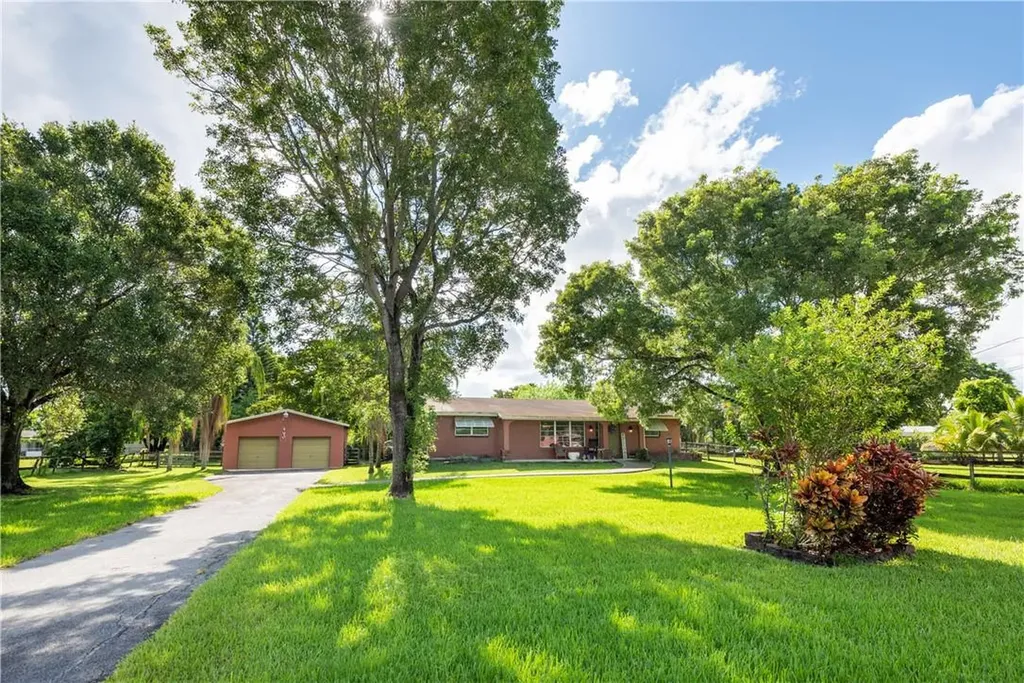 1920 SW 117th Avenue Davie FL 33325
