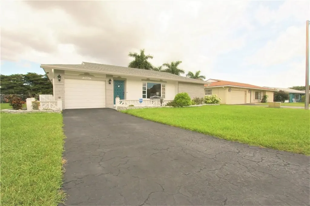9503 NW 74th Court Tamarac FL 33321