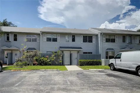 117 SW 3rd Street Pompano Beach FL 33060