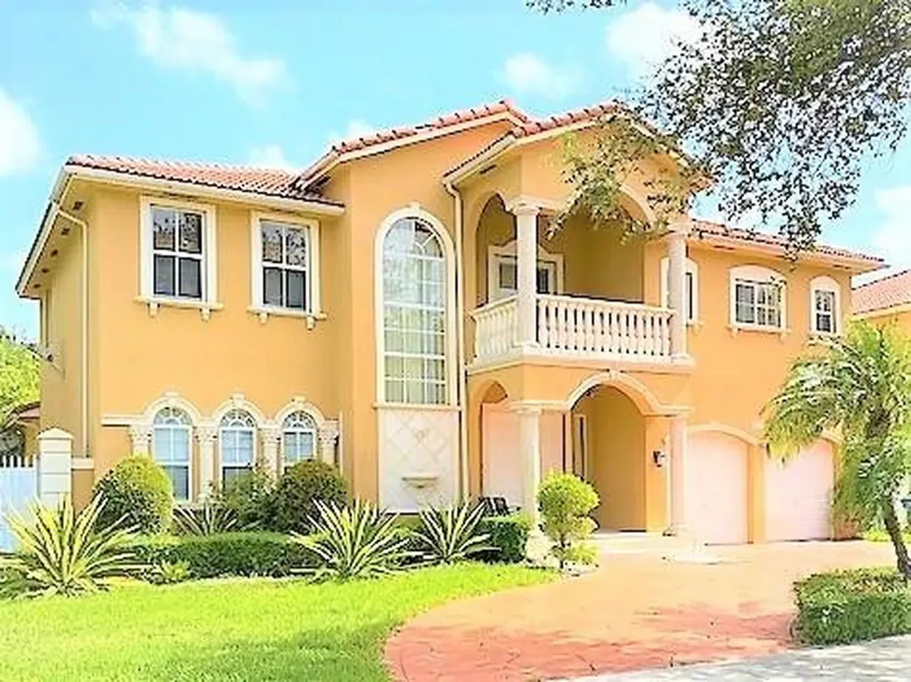8521 NW 162nd Street Miami Lakes FL 33016