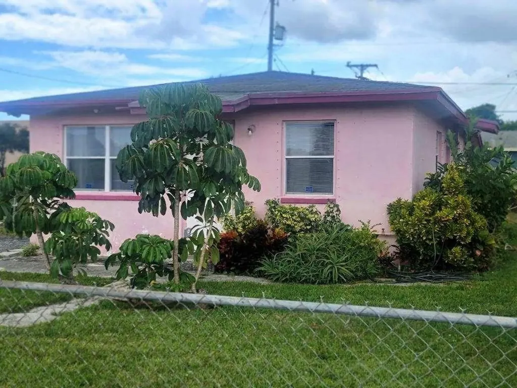 1501 W 16th Street Riviera Beach FL 33404
