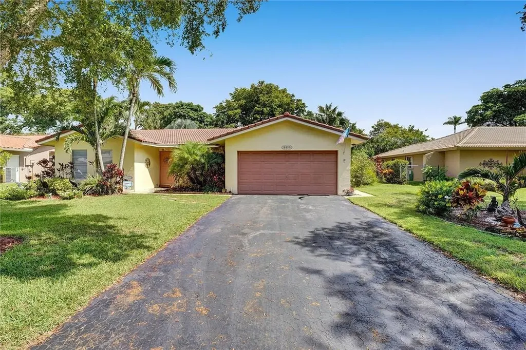 8459 NW 3rd Street Coral Springs FL 33071