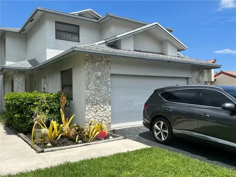 584 Lakeside Circle Sunrise FL 33326
