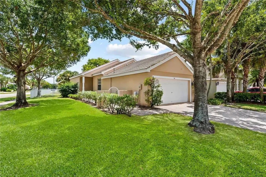 106 Hamilton Terrace Royal Palm Beach FL 33414